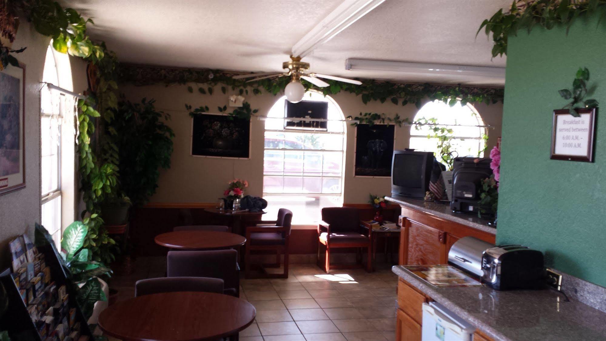 Green Country Inn Henryetta エクステリア 写真