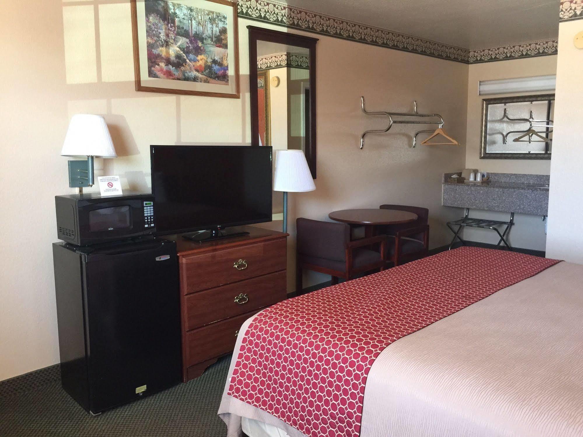 Green Country Inn Henryetta エクステリア 写真
