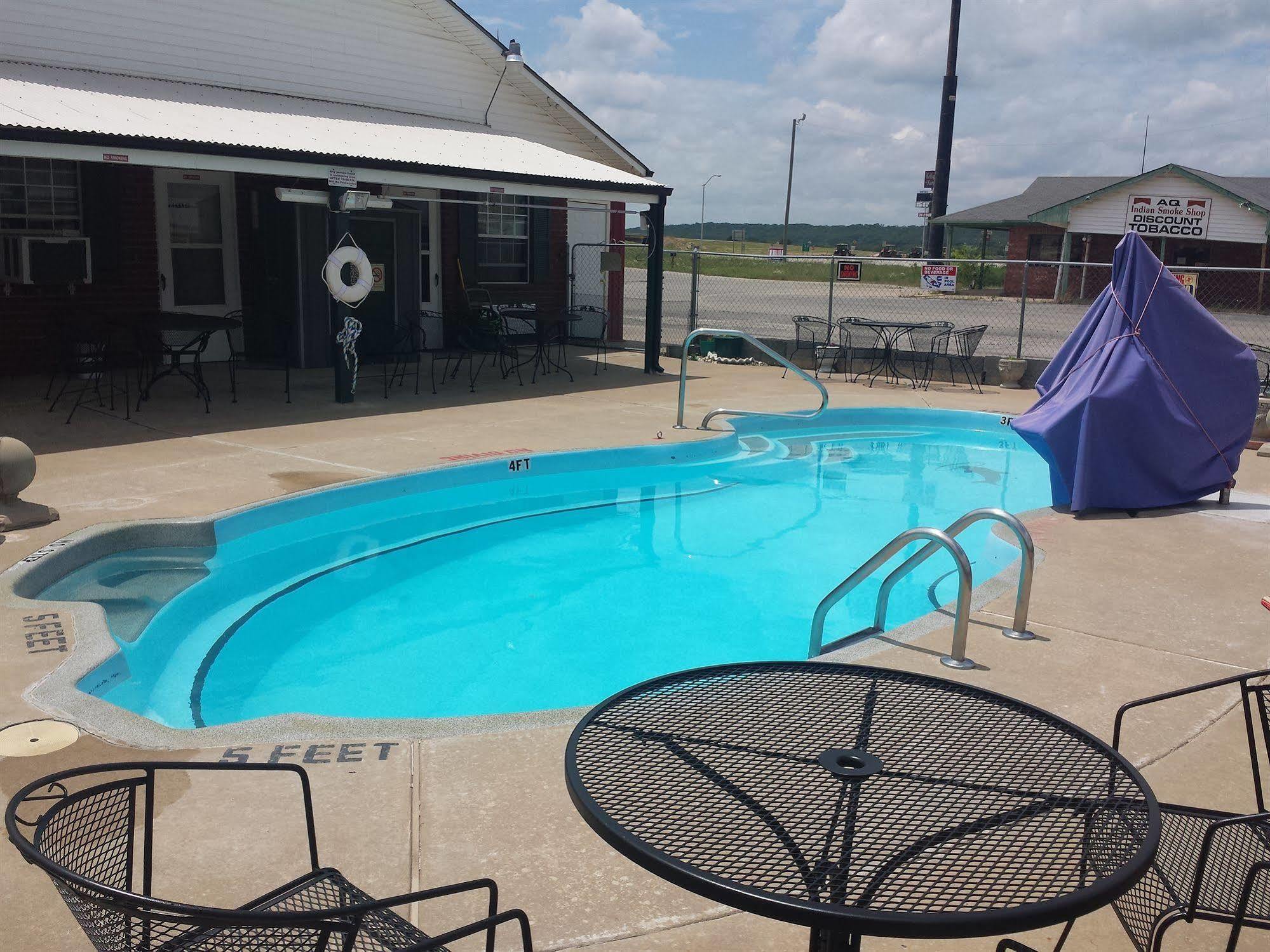 Green Country Inn Henryetta エクステリア 写真