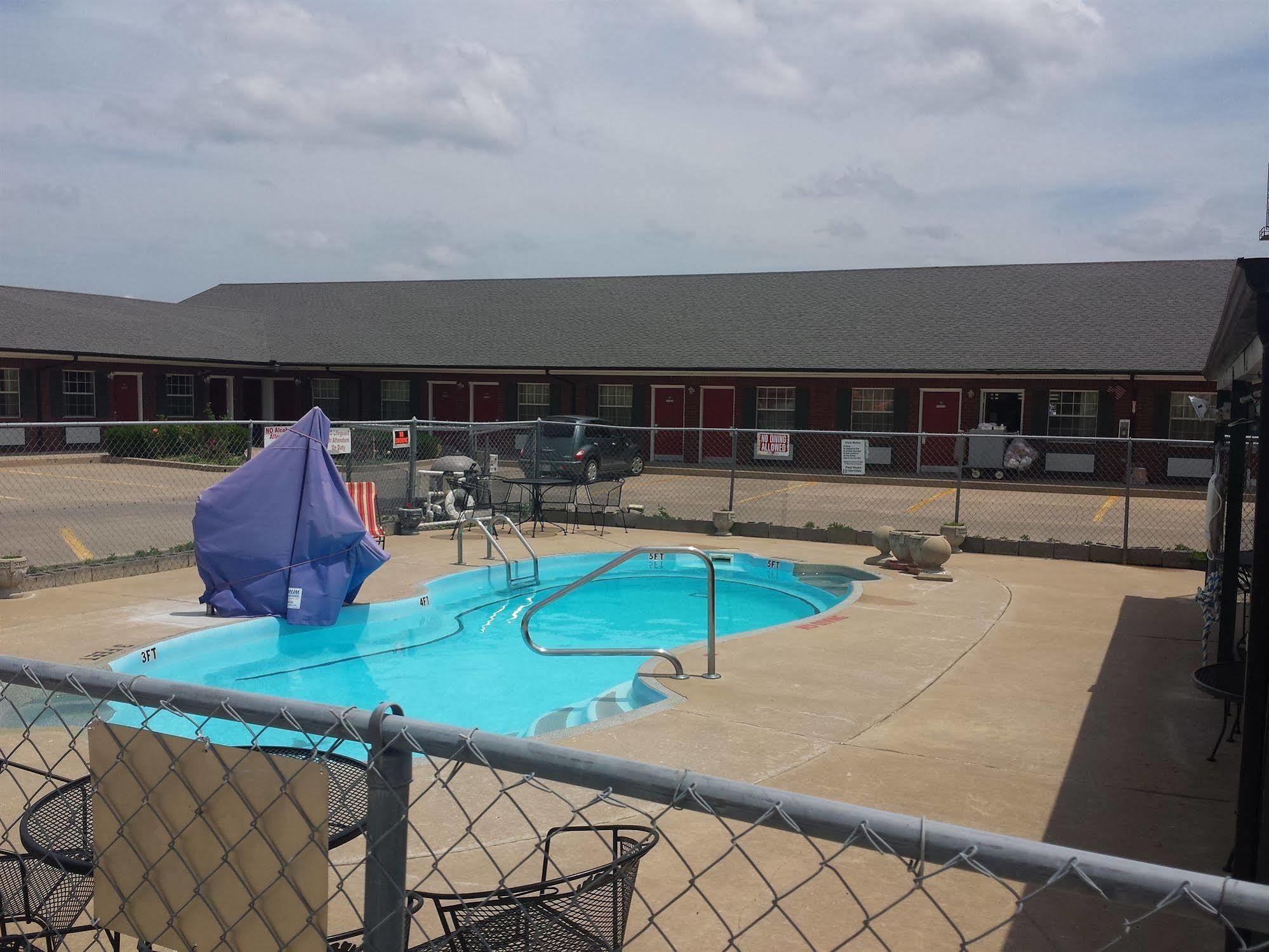 Green Country Inn Henryetta エクステリア 写真